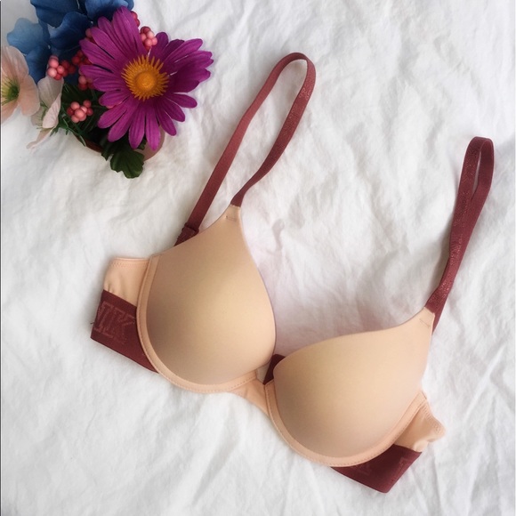 PINK Victoria's Secret Other - NWOT Victoria's Secret Wear Everywhere bra